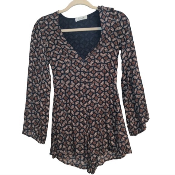 WYLDR Revolve Brand Geometric Long Sleeve‎ V Neck Romper Playsuit Extra Small - Picture 2 of 15